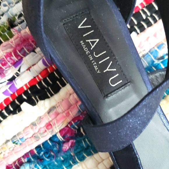 VIAJIYU ITALIAN METALLIC INDIGO WEDGE VEGAN SANDAL SZ 8.5 39 - Picture 3 of 4